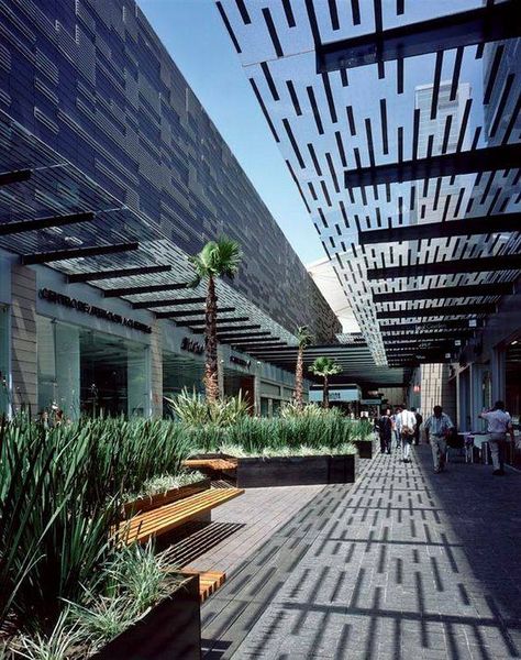 Mexican Shopping Center, by Grupo Arquitech. Building Canopy Design, Outdoor Shopping Center, Shopping Center Architecture, Japanese Garden Ideas, Commercial Canopy, Retail Architecture, Canopy Architecture, Mexican Wall, Wall Pattern