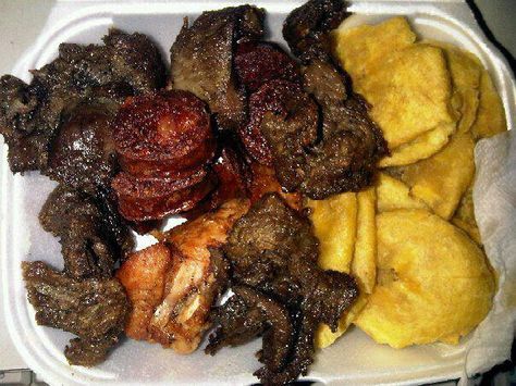 Fritura Antigua Food, Latin Recipes, Kitchen Queen, Dominican Food, Rican Food, Haitian Food Recipes, Puerto Rican Recipes, My Roots, Island Food