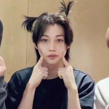 Ponytail Drawing, Two Ponytails, Cute Ponytails, Prince Felix, Kpop Couples, Skz In Cute, Foto Ideas Instagram, Kids Icon, Felix Stray Kids