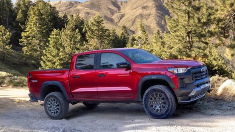 2023 Chevy Colorado Trail Boss Is a Goldilocks Off-Roader 2023 Chevy Colorado, Compact Pickup Truck, 2024 Chevy Colorado, Compact Pickup Trucks, Colorado Trail, Trail Boss, New Chevy, Armored Truck, Custom Pickup Trucks