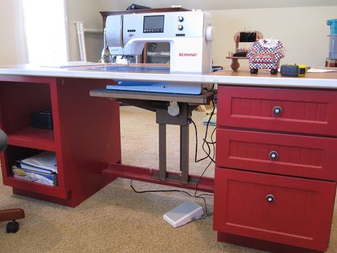 Sewing Cabinets, Quilt Sewing Room, Sewing Tables, Diy Sewing Table, Sewing Room Furniture, Sewing Room Inspiration, Sewing Machine Tables, Sewing Machine Cabinet, Table Ikea