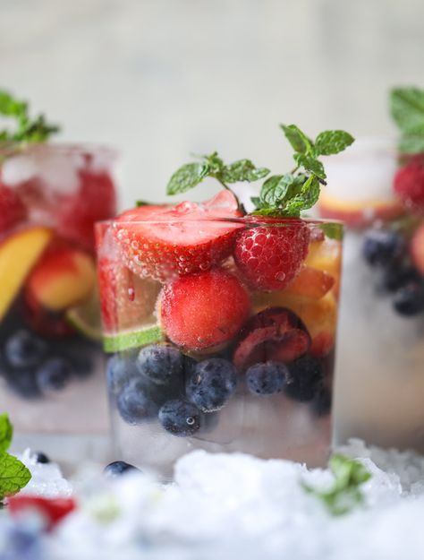 Rainbow Coconut Water Spritzers. | How Sweet It Is Recipes With Coconut Water, Oatmeal Smoothies Healthy, Non Alcoholic Drink Recipes, Science Wallpaper, Recipes With Coconut, Healthy Blender Recipes, Benefits Of Coconut Water, Hotel Menu, Alcoholic Drink Recipes