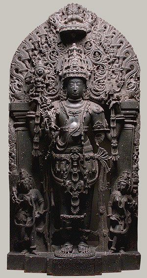 Standing Vishnu as Keshava, Hoysala period (1022–1346), first quarter of 12th century Karnataka (probably Belur), India Stone; H. 56 1/2 in. (143.5 cm) This large image of Keshava, one of the twenty-four manifestations of Vishnu, is a Hoysala masterpiece. Vishnu is in the hieratic samabhanga posture, with both feet uniformly placed on a flat lotus pedestal. Hoysala Architecture, Historical Sculptures, Indian Temple Architecture, Ancient Indian Architecture, Hindu Statues, Indian Sculpture, Temple Art, Large Image, Ancient India