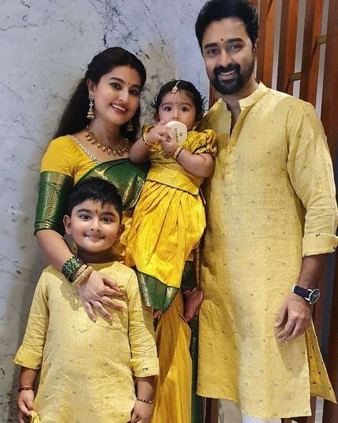 124917673 396910321464455 5687619155909374053 n Family Matching Outfits Indian, Sneha Saree, Sneha Prasanna, Actress Sneha, Family Clothing Sets, Mom Daughter Matching Dresses, Kids Dress Boys, Mom Daughter Outfits, Mom And Daughter Matching