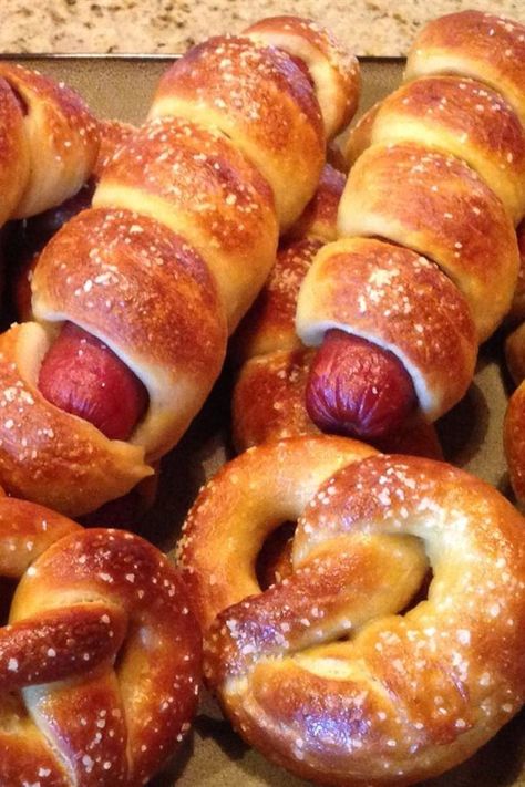 Pretzel Dogs Recipe, Pretzel Dog, Homemade Pretzel, Pretzel Dogs, Pretzel Dough, Pizza Snacks, Pretzels Recipe, Hot Dog Recipes, Super Bowl Party