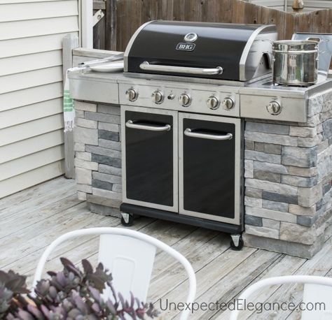 Pale Brick and Polished Metal for Classy DIY Grill Diy Grill Station, Grill Diy, Outdoor Grill Station, Outdoor Bbq Grill, Diy Grill, Diy Bbq, Grill Station, Grill Area, Bbq Island