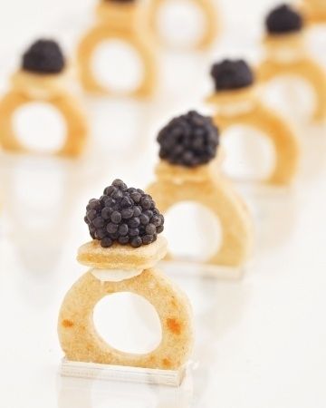 And this 5 carat caviar. | Community Post: 30 Swoon-Worthy Engagement Party Ideas Wedding Cocktail Appetizers, Ideas Para Catering, Cocktail Appetizers, Wedding Appetizers, Pani Puri, Bridal Shower Food, Shower Food, Small Bites, Wedding Cocktails