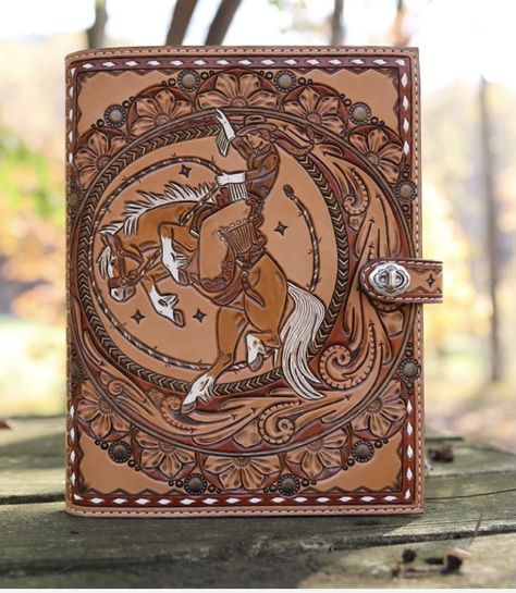 Western Tooled Leather Patterns, Handmade Leather Work, Cowboy Crafts, Custom Leather Work, Custom Folders, Leather Book Covers, Leather Patterns, Diy Leather Projects, Leather Tooling Patterns