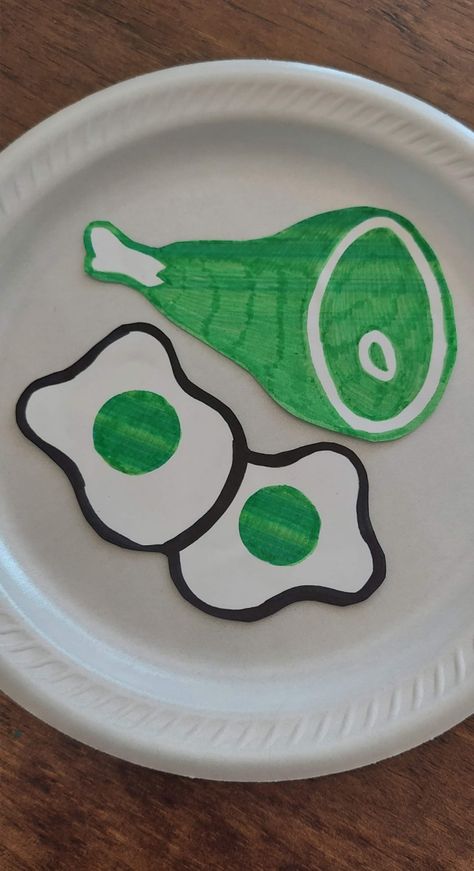 1-2-3 come and create this Green Eggs and Ham Paper Plate Craft with me!There is no better way to celebrate Dr. Seuss than with an adorable craft to go along with one of his beloved book Free Green Eggs And Ham Printable, Green Egg And Ham Craft, Green Eggs And Ham Printable, Green Eggs And Ham Craft, Prek Themes, Baby Footprint Art, Dr Seuss Crafts, Paper Plate Craft, March Crafts