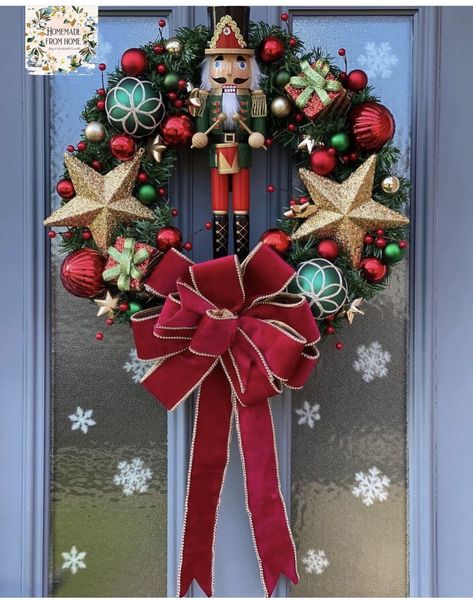 Christmas Wreath Nutcracker, Nut Cracker Wreath, Nutcracker Wreath Ideas Diy, Nutcracker Wreath Diy, Nutcracker Christmas Wreath, Nutcracker Wreath Ideas, Nutcracker Themed Christmas Decor, Nutcracker Display Ideas, Nutcracker Decorations