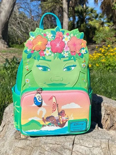 Moana Te Fiti, Moana Maui, Te Fiti, Loungefly Purse, Disney Bags Backpacks, Loungefly Mini Backpack, Cute Mini Backpacks, Disney Purse, Disney Souvenirs