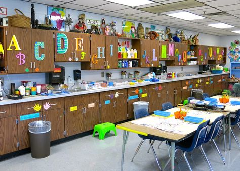 Cassie Stephens: How to Decorate Your Art Room: Alphabet Cabinets! Classroom Cabinets Decorate, Art Classroom Organization, Cassie Stephens, Outfit Photos, Teacher Blogs, Classroom Setting, Art Lesson Plans, Room Tour, Art Lesson