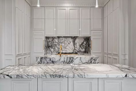 6100 NW Grand Blvd #6101, Oklahoma City, OK 73118 | MLS #1101186 | Zillow Modern Kitchen Design Luxury Marble, 3d Panels, 3d Studio, Modern Kitchen Design Luxury, Classic Kitchens, Luxury Kitchens, Kitchen Inspo, Apartment Interior, Luxury Kitchen