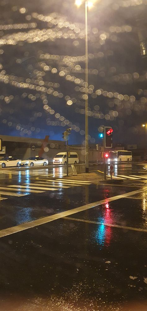 Dubai Street Light, Rain Drops, Dubai, Quick Saves