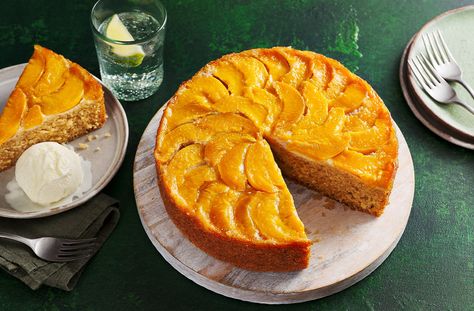 Tinned peach upside-down cake recipe Can Recipes, Fruit Sponge Cake, Peach Upside Down Cake, Icee Recipe, Dried Peaches, Tesco Real Food, Peach Cake, Fruitcake Recipes, Cake Bakery