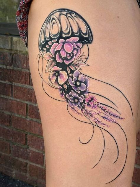 Lotis Flower Tattoo, Mandela Flower Tattoo, Vintage Flower Tattoo, Side Ideas, Favorite Tattoos, Flower Tattoo Meanings, Jellyfish Tattoo, Tattoo Aesthetic, Scary Tattoos