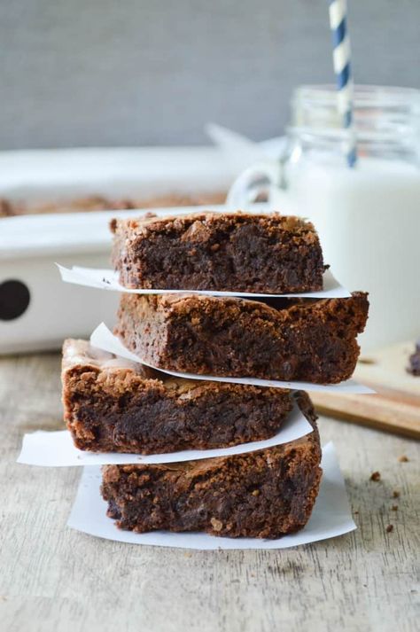 Starbucks Double Fudge Brownies Recipe Dark Chocolate Brownies Recipe, Gluten Free Chocolate Brownies, Chocolate Brownies Recipe, Homemade French Toast, Healthy Dark Chocolate, French Toast Roll Ups, French Toast Rolls, Avocado Brownies, Banana French Toast