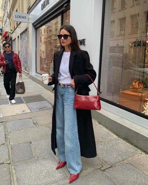 Red Heels Outfit, Red Shoes Outfit, Basic Colours, Ballerina Outfit, Pop Of Red, Clean Girl Aesthetic, Paris Outfits, Looks Street Style, Mode Ootd