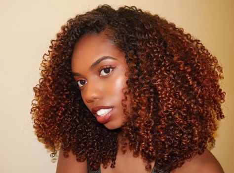 Highlights On 4c Natural Hair, Hair Cuts For Black Women, Hair Colour Inspiration, Natural Hair Cream, 4c Natural Hair Care, Coiled Hair, Black Women Braids, Dyed Hair Pastel, Women Braids