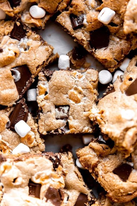 Peanut Butter S’mores Bars Peanut Butter Smores Bars, Peanut Butter Smores, Smores Bars, Crumble Cookie Recipe, S Mores Bars, Chocolate Chip Bars, Milk Chocolate Candy, Peanut Butter Cookie, S'mores Bar