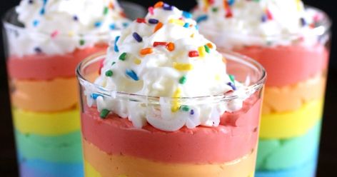 Rainbow No-Bake Cheesecake Parfaits are an easy and colorful dessert perfect for a Spring celebration or holiday treat. Top with whipped cream and colorful sprinkles for a show stopping presentation. Easter Jello Desserts, Creamy Jello Recipes, Jello Parfait Recipes, Easter Jello Recipes, Jello Dishes, Easter Jello, Creamy Jello, Strawberry Upside Down Cake, Strawberry Shortcake Cookies