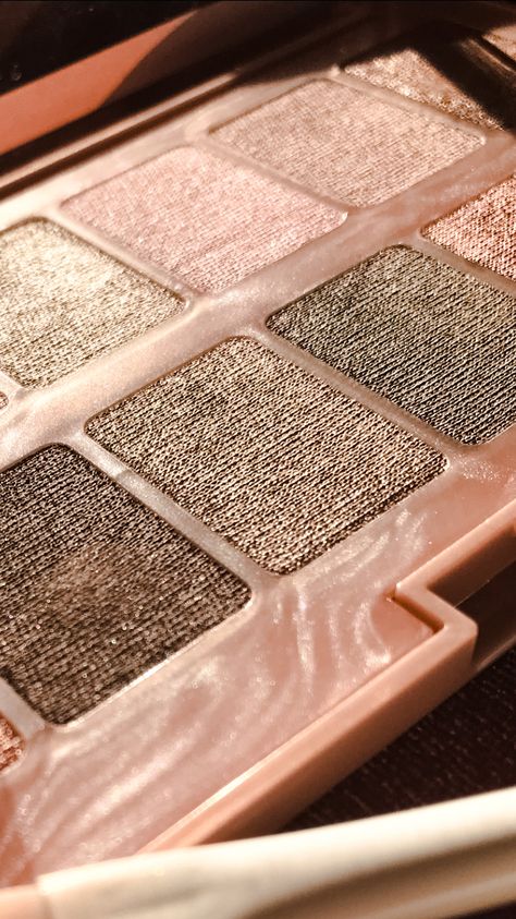 #texture #closeup #maybellineeyeshadow #texturephotography #nudeeyeshadows Makeup Texture, Maybelline Eyeshadow, Products Photography, Extreme Close Up, Texture Photography, Urban Decay, Bronzer, Maybelline, Close Up