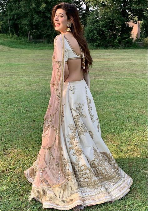 Party Wear Lehenga Designs, Buy Lehenga Online, Urwa Hocane, Mawra Hocane, Indian Designer Sarees, South Indian Sarees, Lehenga Online, Lehenga Choli Online, Pakistani Bridal Wear