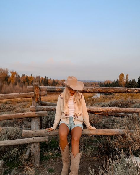 📍where the deer and the antelope play 🫎🍂🤎 comment “wyoming ootd” for 🔗 . . . #outwest #jacksonholewyoming #westernfashion #cowgirlchic out west // western fashion // western ootd // western outfits // fall western fashion // horse girl // mountain aesthetic // cowgirl boots // cowgirl chic // autumn outfits // tecovas Riding A Horse Outfit, Fall Western Photoshoot, Western Outfits Fall, Aesthetic Cowgirl Boots, Fall Senior Pics, Western Ootd, Chic Autumn Outfits, Western Photo Shoots, American Vibes