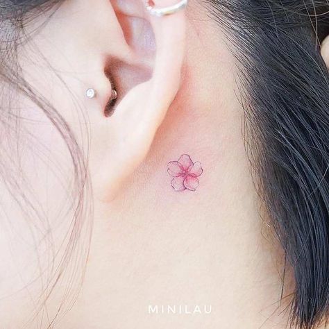 Everything You Need To Know About Behind The Ear Tattoos ★ Behind the Ear Tattoo with Flower Tattoo Ideas Healing, Tattoo Pequeños Mujer, Frangipani Tattoo, Plumeria Tattoo, Behind The Ear Tattoo Ideas, Behind Ear Tattoos, 16 Tattoo, Behind The Ear Tattoo, Unique Small Tattoo