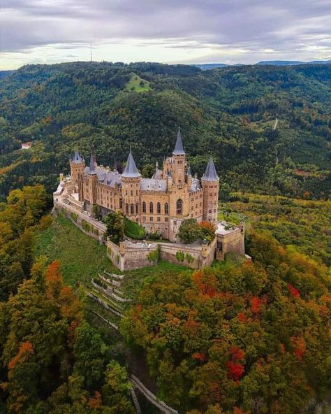 Hohenzollern Castle, Castle Germany, William Iv, Ghost Of You, Germany Castles, Post Apocalypse, Beautiful Castles, The Throne, Castle Wedding