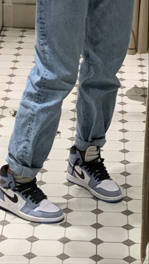 Air Jordan 1 Mid Outfit Man, Jordan 1 University Blue Outfit, Jordans And Jeans, Air Jordan 1 Mid Outfit, Air Jordan 1 University Blue, Nike Air Jordan 1 Outfit, Nike Jordan Air 1, Air Force 1 Outfit Men, Air Force 1 Outfit