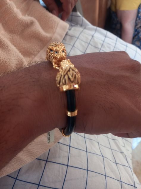 Black Kada For Men, Lion Kada Designs Gold For Men, Men Jewellery Indian, Kada Designs Gold, Boy Jewelry, Mens Bracelet Gold Jewelry, Gold Rings For Men, Gents Bracelet, Kids Gold Jewelry