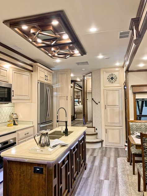 Rv Interior Design Luxury Rv, Cool Rvs Rv Interior, Luxury Rv Living Motorhome, Luxury Rv Interior, Motorhome Interior Ideas, Motorhomes Interior, Luxury Rv Living, Rv Interior Design, Luxury Campers