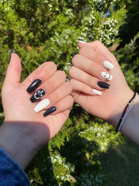 Best Friends Nails Bff, Matching Nails With Bff, Matching Nails, Black White Nails, Long Square Acrylic Nails, Square Acrylic Nails, Nail Inspiration, White Nails, Cute Black