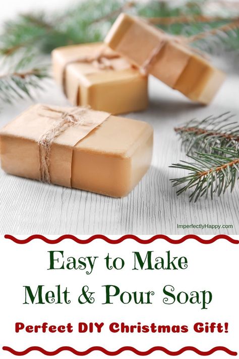 Easy to make Melt & Pour Soaps - perfect DIY Christmas Gift and EASY to make! Body Spray Recipe, Melt And Pour Soap Recipes, Cinnamon Soap, Diy Soap Bars, Easy Soap Recipes, Diy Soap Recipe, Soap Melt And Pour, Handmade Soap Recipes, Holiday Soap