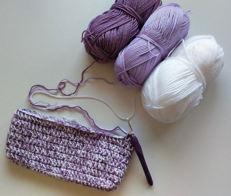 Crochet Bag Making, Yarn Aesthetic, Purple Yarn, Crochet Hack, Purple Crochet, Purple Bag, Diy Fashion Clothing, Types Of Yarn, Purple Bags