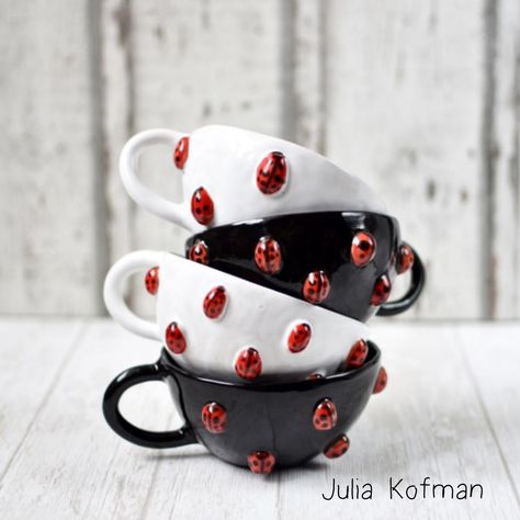 Ceramic Ladybug, Tea Cup Decor, Pottery Tea Pot, Clay Cup, Garden Pottery, Clay Mugs, Pottery Crafts, Ceramics Pottery Art, Ceramics Projects