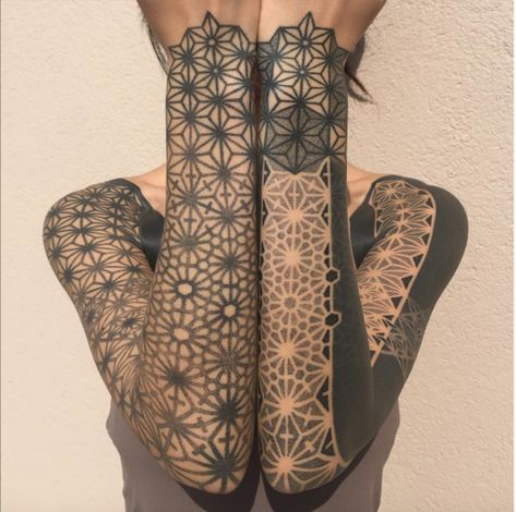 Geometric Tattoo Pattern, Mangas Tattoo, Cream Tattoo, Geometric Sleeve Tattoo, Dot Tattoos, Handpoke Tattoo, Geometry Tattoo, Geometric Sleeve, Muster Tattoos