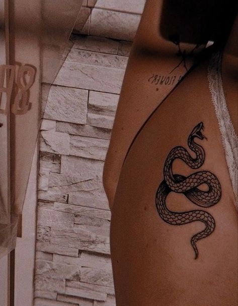 Hip Thigh Tattoos, Hip Tattoos Women, Dope Tattoos For Women, Thigh Tattoos Women, Cute Tattoos For Women, Classy Tattoos, Discreet Tattoos, Girly Tattoos, Snake Tattoo