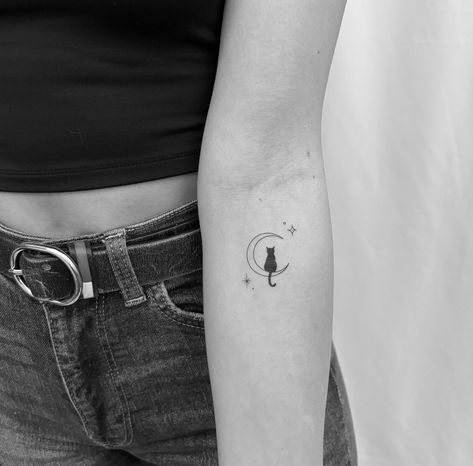 Two Cats Tattoo Simple, Fly Me To The Moon Tattoo, Fine Line Halloween Tattoo, Luna Cat Tattoo, Moon And Cat Tattoo, Cat On Moon Tattoo, Moon Cat Tattoo, Cat Moon Tattoo, Cat And Moon Tattoo