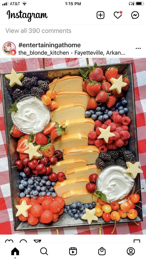 4th July Food, Cheese And Fruit, Patriotic Food, Patriotic Desserts, 4th Of July Desserts, Charcuterie Inspiration, Fourth Of July Food, Holiday Eating, Charcuterie And Cheese Board