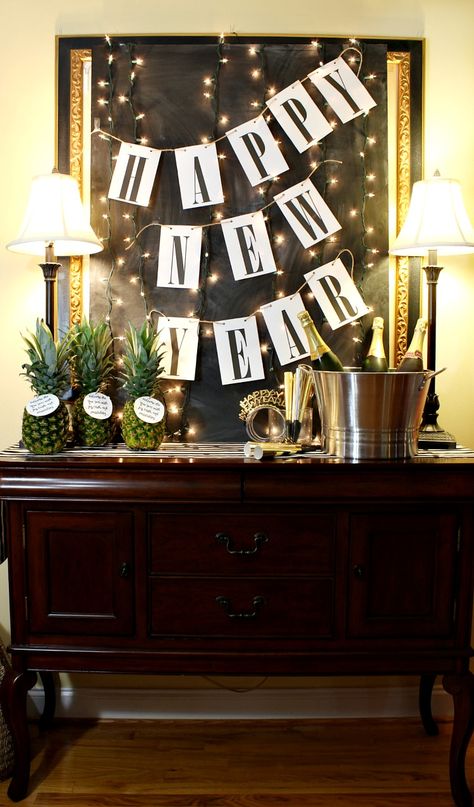 Happy New Year Free Printable Banner New Year Day Decorations, Happy New Year Home Decor, New Years Decoration Ideas Diy, New Year Decorations Ideas 2023, Happy New Year Table Decoration, New Year Party Decorations Ideas At Home, New Years Mantle, New Year’s Eve Home Decor, Easy New Years Decorations