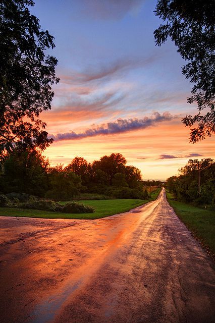 you remember this road...we all wanna get back on it. It's there. Waiting. Secondhand Lions, Road Work, Belle Nature, Beautiful Roads, Country Roads Take Me Home, Dirt Road, Back Road, Beautiful Sunset, Both Sides