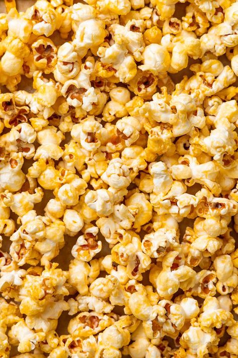 Honey Popcorn Make Caramel Popcorn, Coated Popcorn, Bedtime Snack, Honey Popcorn, Air Popper, Braised Greens, Salty Popcorn, Popcorn Recipe, Candy Thermometer