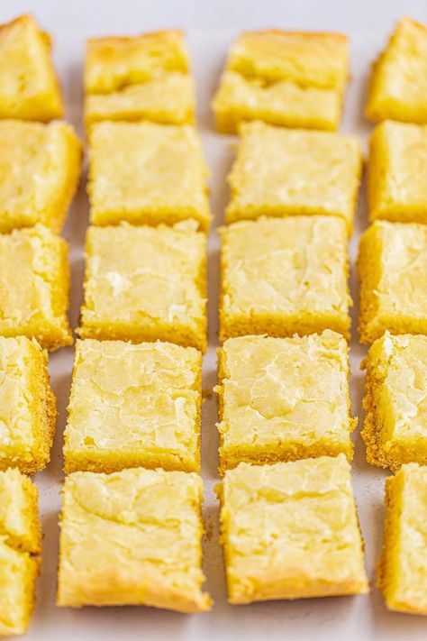 Chess Bars Easy, Chess Squares Easy, Chess Squares Recipe, Chess Bars, Chess Squares, Chess Cake, Simple Pantry, Square Recipes, Tasty Dessert