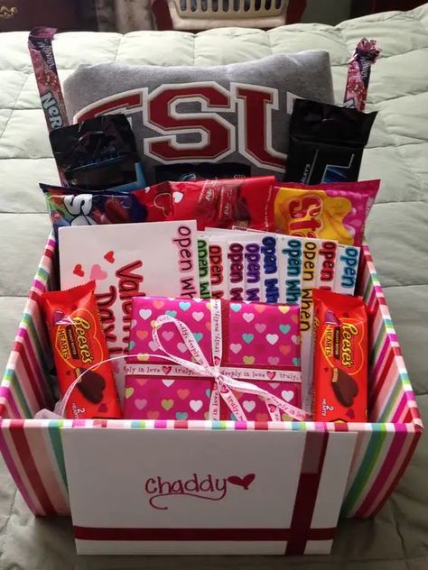 DIY Romantic Valentine's Day Ideas for Him - HubPages Ldr Gifts For Him, Valentines Baskets For Him, Gifts For Boyfriend Long Distance, Cute Valentine Ideas, Valentines Ideas For Him, Valentines Day Gifts For Him Boyfriends, Saint Valentin Diy, Hadiah Valentine