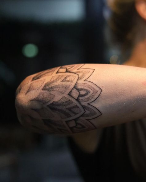 Maxime Dubbeld | Elbow mandala! . . . . #elbowmandala #dotworkmandala #dotworktattoo #elbowtattoo #madewithgeometrica #dotworkdesign #geometrictattoo… | Instagram Elbow Mandala Tattoo, Dotwork Mandala Tattoo, Dotwork Tattoo Mandala, Dot Work Mandala, Zen Tattoo, Dotwork Mandala, Tattoo Mandala, Dotwork Tattoo, Elbow Tattoos