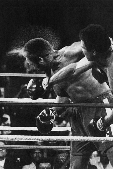 Ali Boxing Art, Muhammad Ali Boxing, Foto Sport, محمد علي, Boxe Thai, Mohamed Ali, Boxing Ring, Rumble In The Jungle, Muhammed Ali