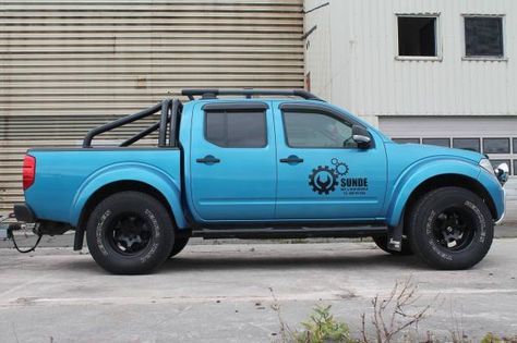 Nice blue lifted Nissan Navara with oversize tyres. Nissan Navara 4x4, Nissan Frontier Mods, Nissan Frontier 4x4, Pickup Camping, Truk Besar, Nissan 4x4, Nissan Navara D40, Nissan Trucks, Overland Vehicles