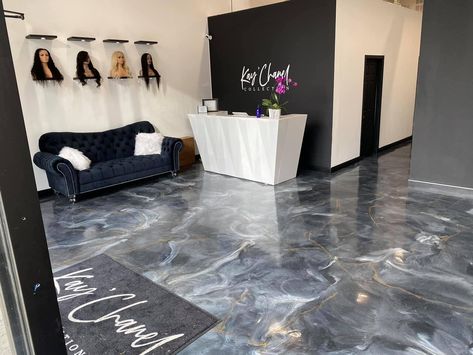 Black Boutique Interior, Hair Shops Interior Salon Ideas, Hair Braider Studio, Salon Suite Building, Wig Shop Interior Design, Hair Braider Room Ideas, Hair Shop Ideas Interior Design, Store Renovation, Beauty Bar Ideas